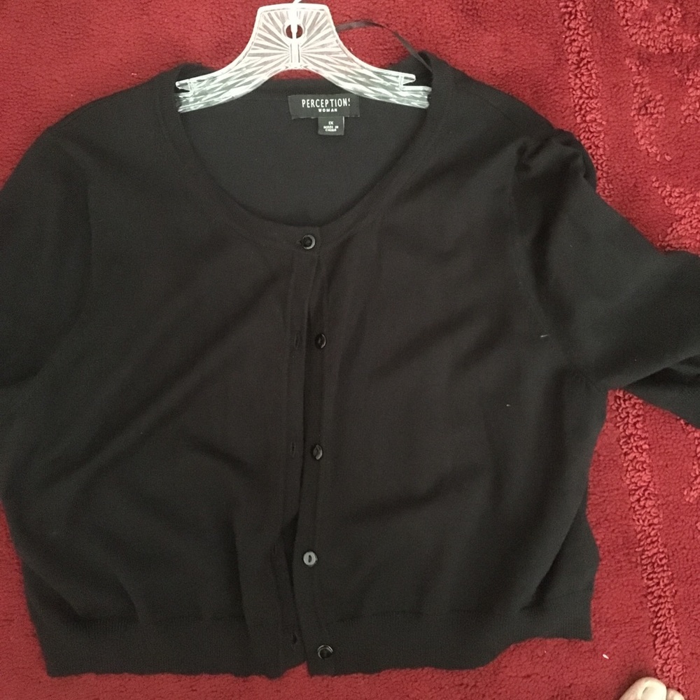 5 button 3/4 sleeve cover up